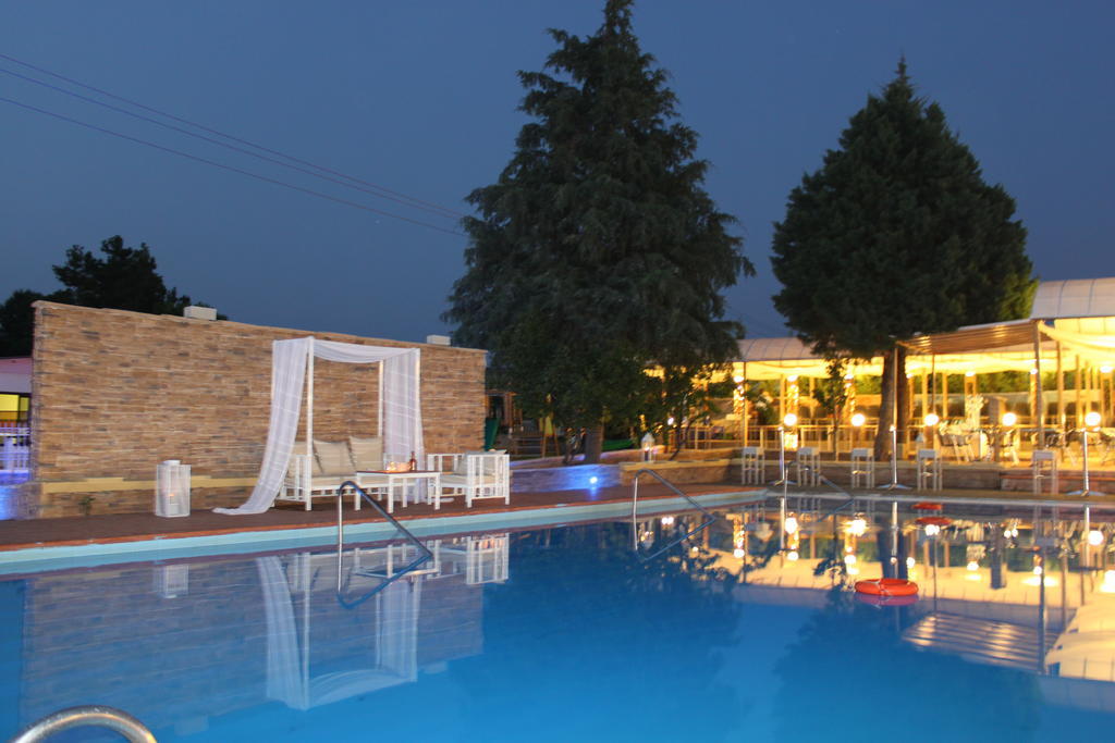 Chris & Eve Mansion Hotel Komotini Bagian luar foto