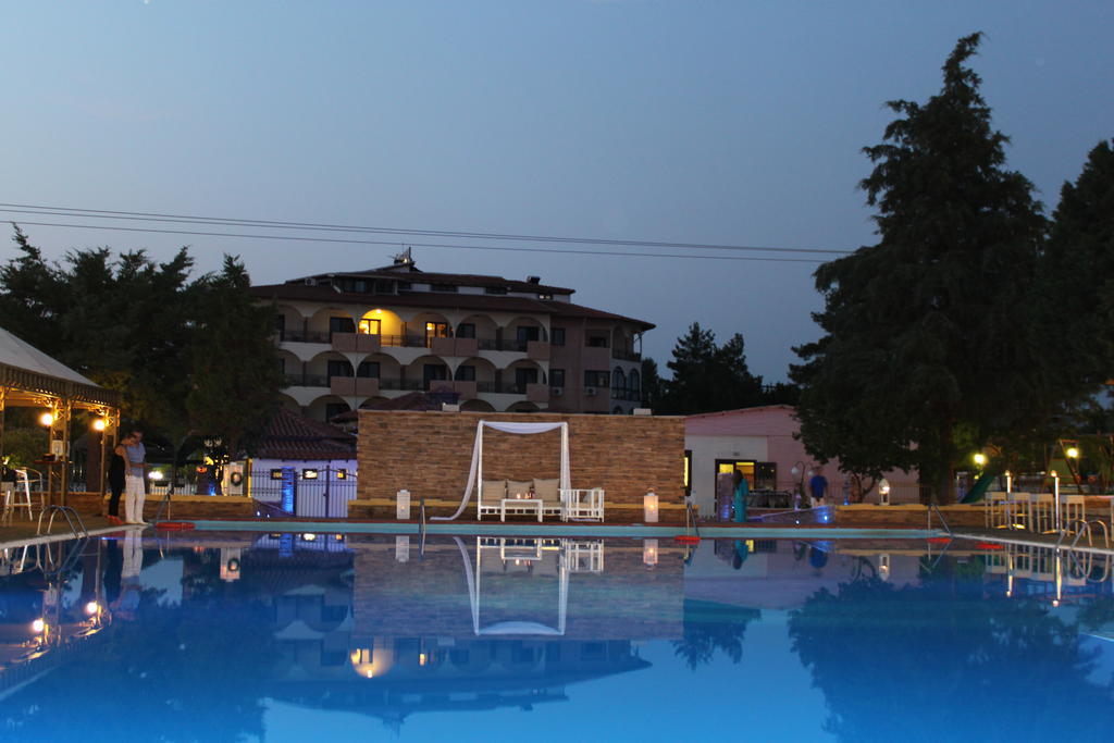 Chris & Eve Mansion Hotel Komotini Bagian luar foto